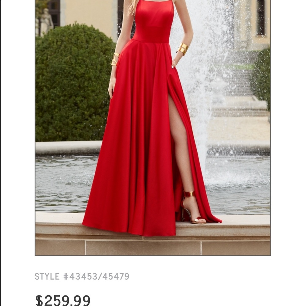 Selling beautiful prom dress